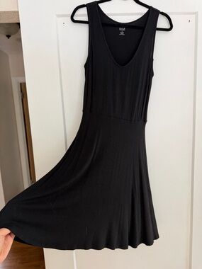 a.n.a Black Sleeveless Scoop Neck Midi Dress
